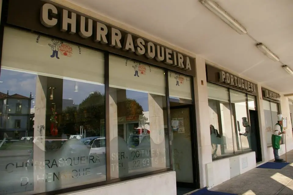Interior e pratos do Churrasqueira Portuguesa D.Henrique em Matosinhos, Matosinhos (7)