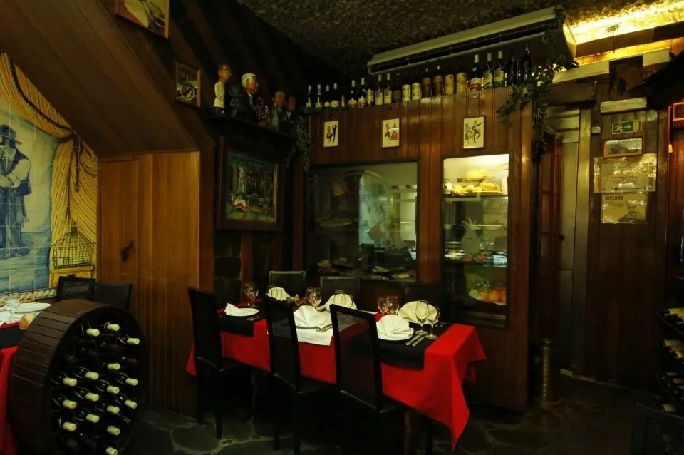 Interior e pratos do O Fumeiro em Lisboa, Lisboa (5)