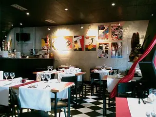 Interior e pratos do Tapadinha Russo em Lisboa, Almada (2)
