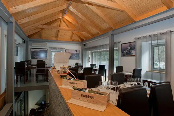 Interior e pratos do LBV 79 em Vila Real, Tabuaço (3)