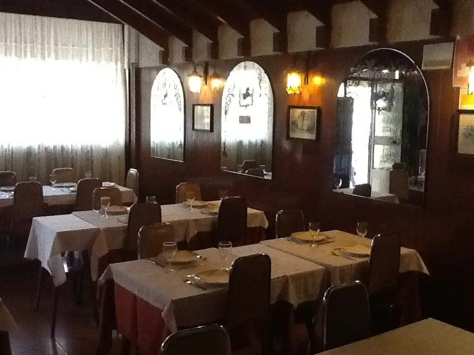 O Corcel, restaurante de típica em Santo António dos Cavaleiros, Loures