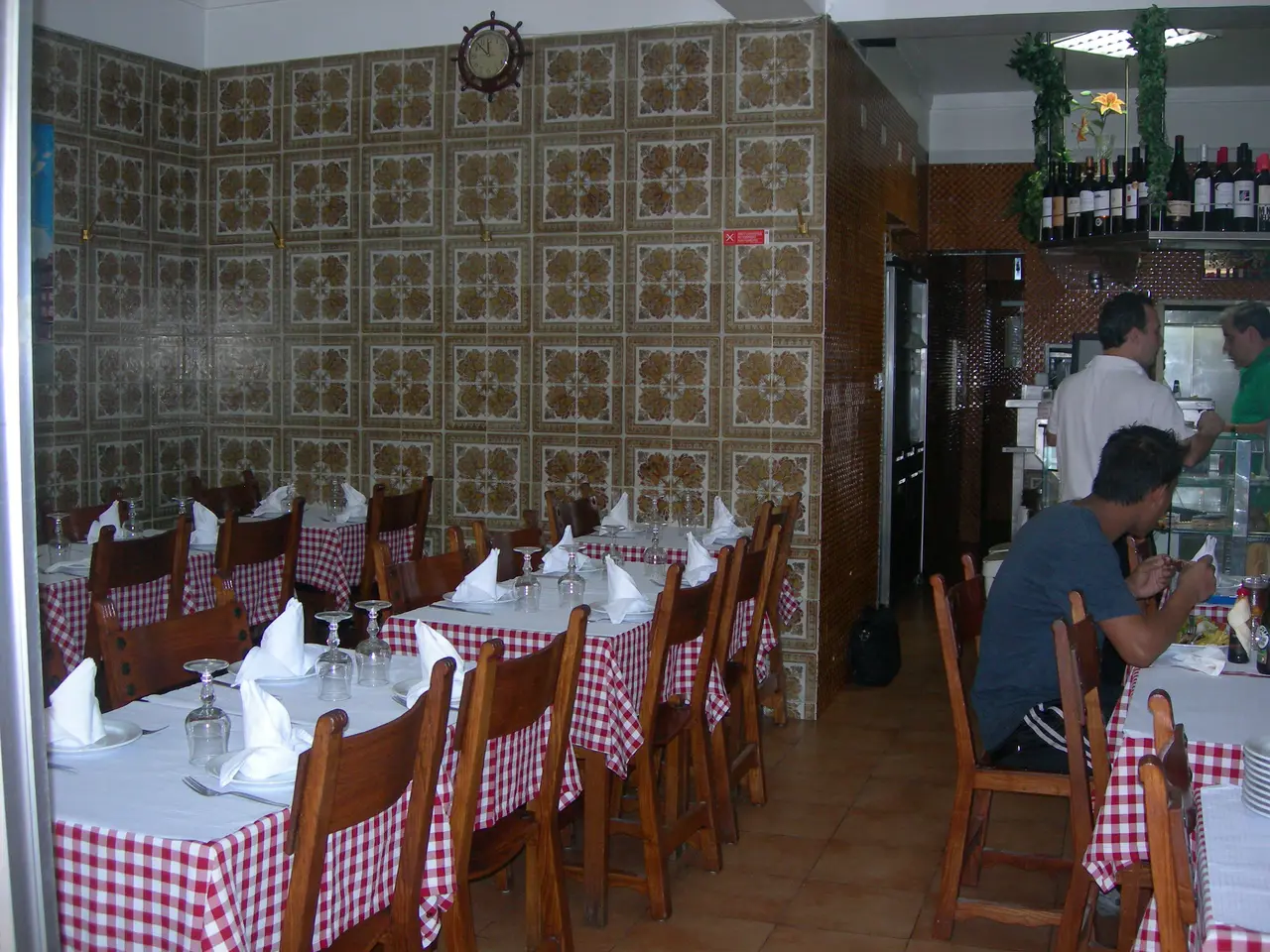Interior e pratos do O Tripeiro em Lisboa, Lisboa (8)