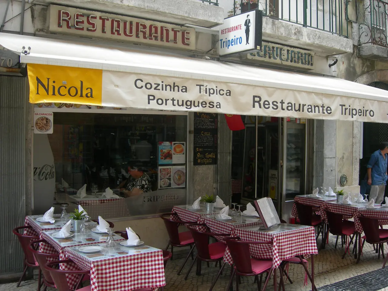Interior e pratos do O Tripeiro em Lisboa, Lisboa (7)