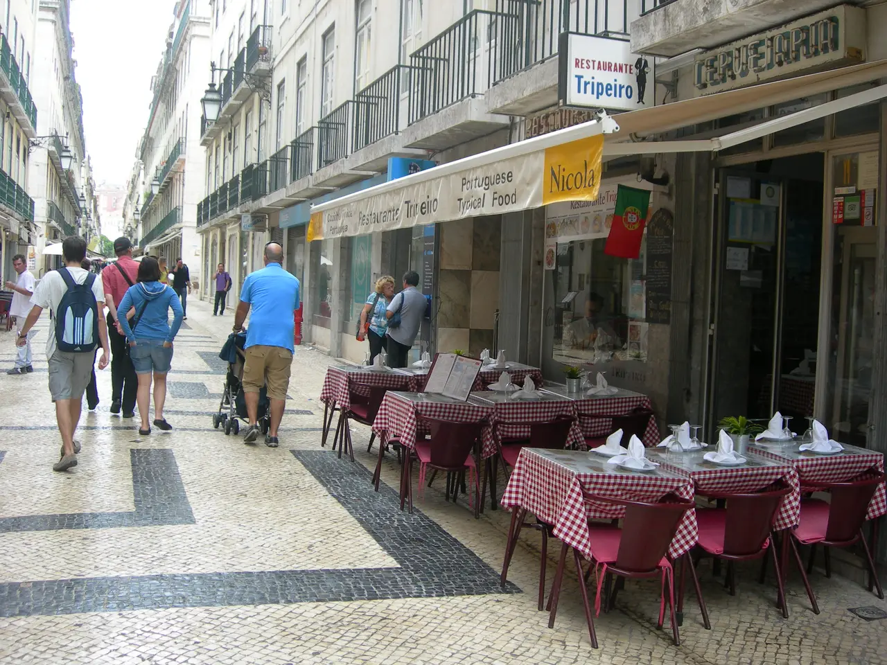 Interior e pratos do O Tripeiro em Lisboa, Lisboa (12)