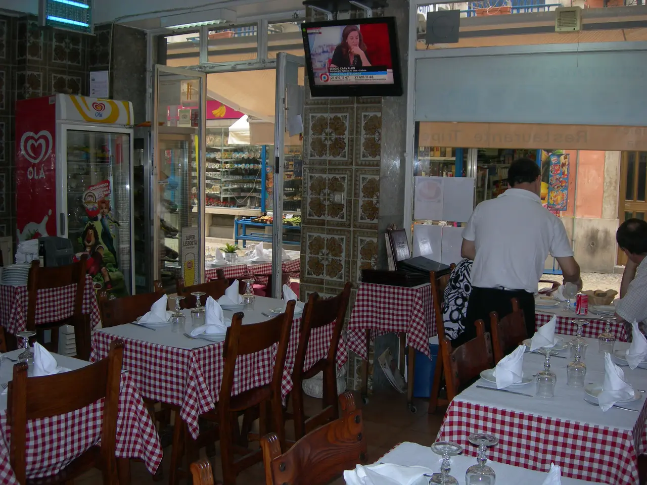 Interior e pratos do O Tripeiro em Lisboa, Lisboa (4)
