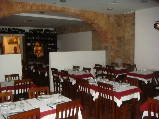 Interior e pratos do Grelhados de Alcântara em Lisboa, Almada (5)