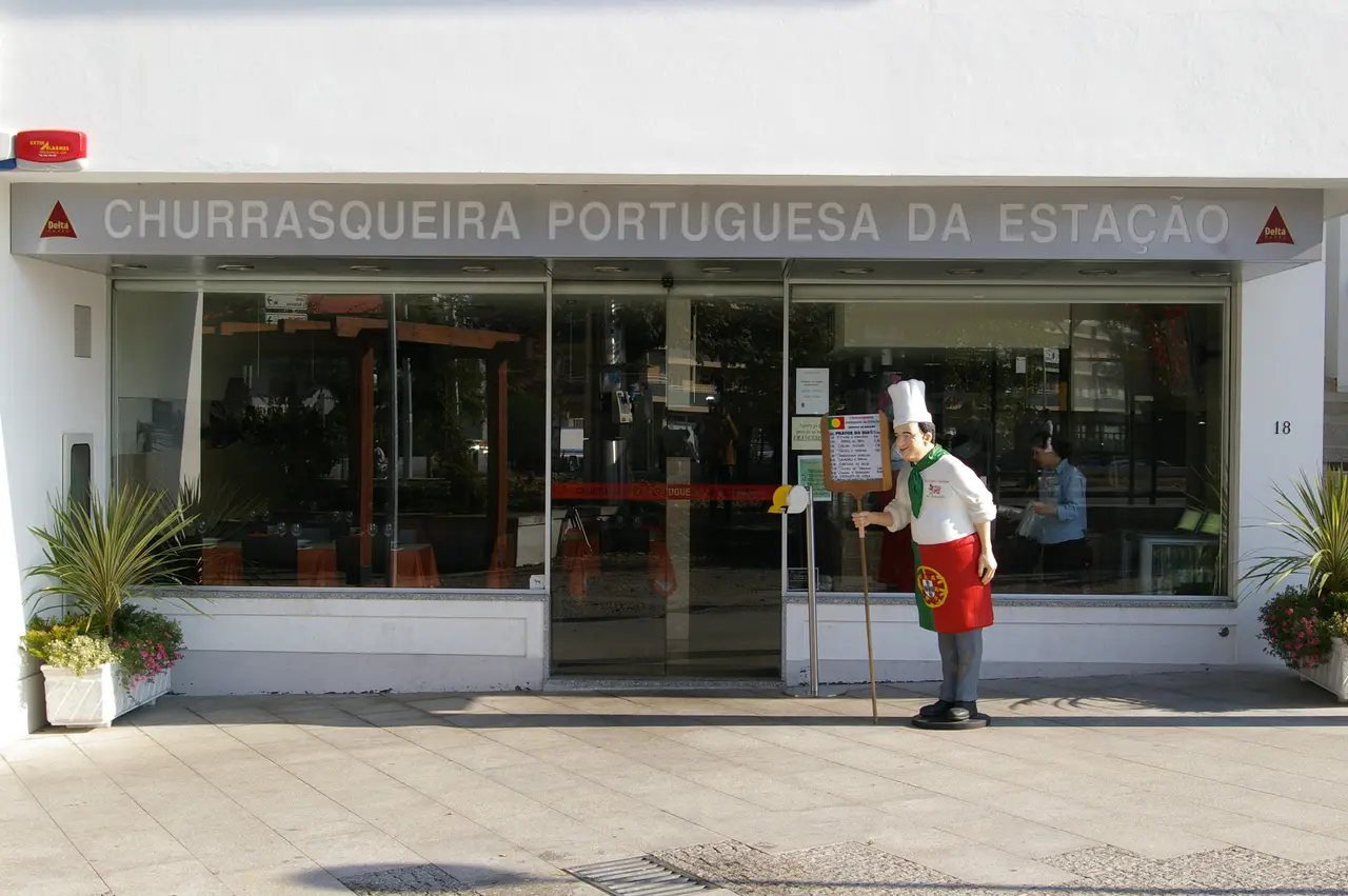 Interior e pratos do Churrasqueira Portuguesa da Estação em Trofa, Trofa (4)