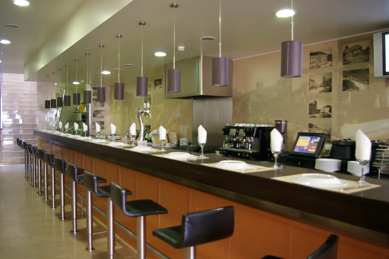 Interior e pratos do Churrasqueira Portuguesa da Avenida em Penafiel, Penafiel (6)