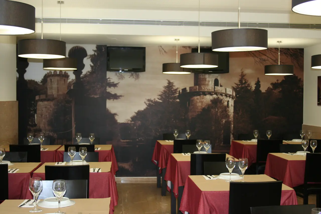 Interior e pratos do Churrasqueira Portuguesa da Prelada em Porto, Porto (2)