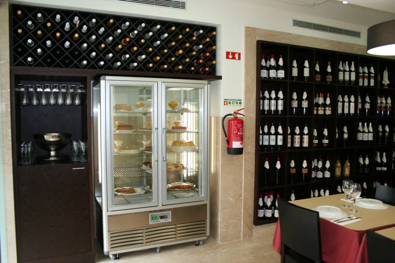 Interior e pratos do Churrasqueira Portuguesa da Prelada em Porto, Porto (4)