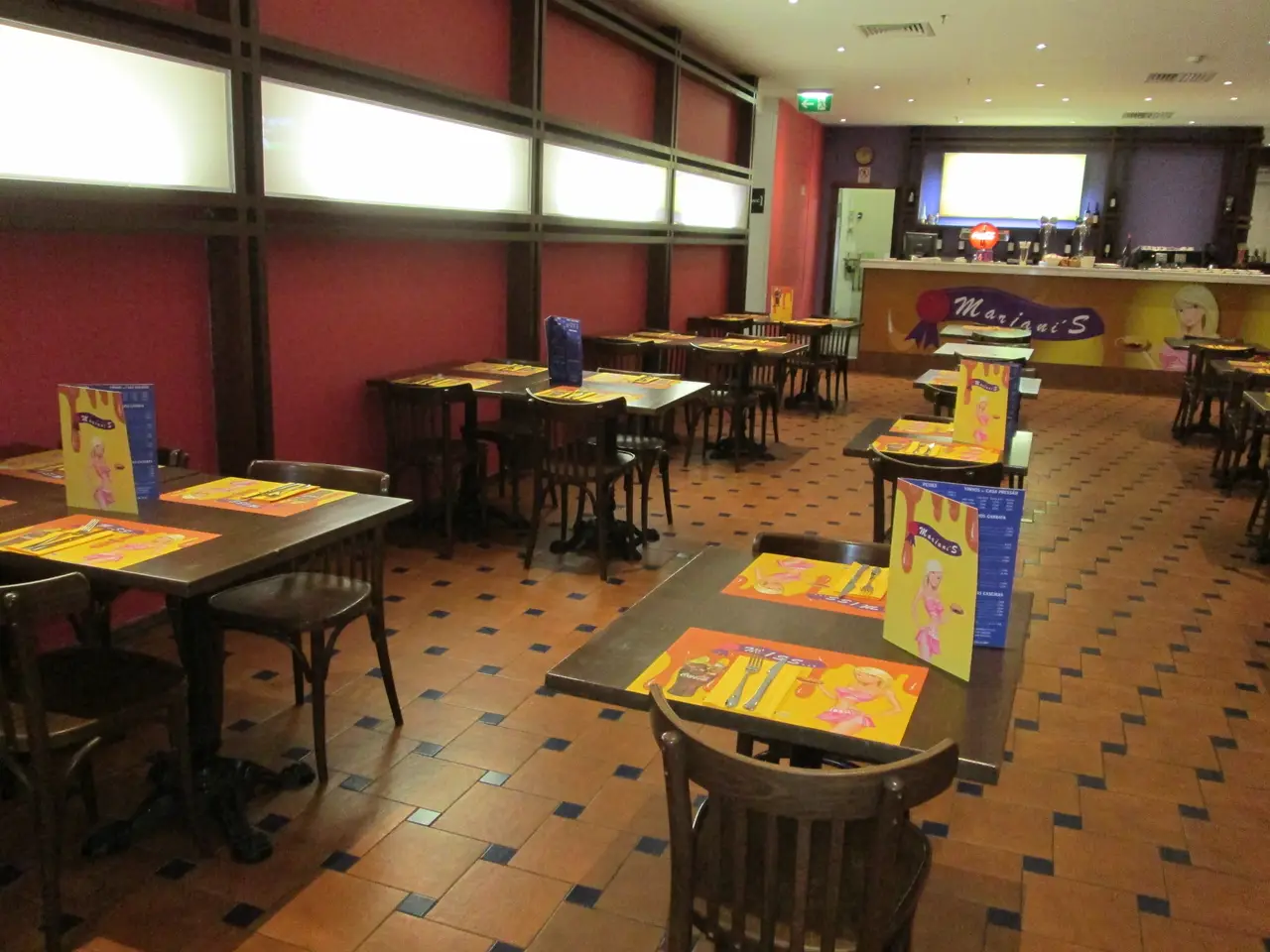 Interior e pratos do Mariani's em Matosinhos, Porto (2)