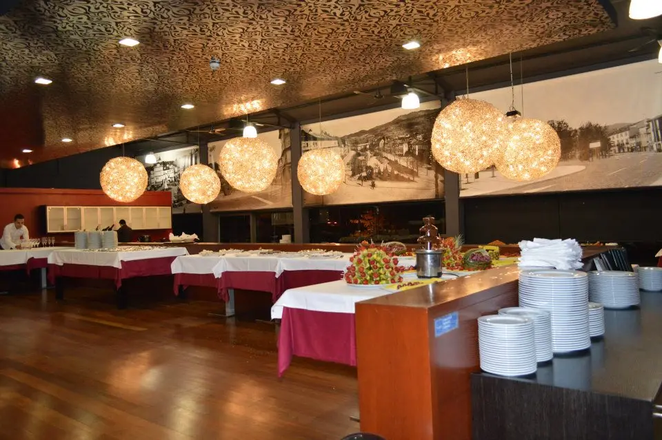 Interior e pratos do Guimarães fora d`horas em Guimarães, Fafe (4)