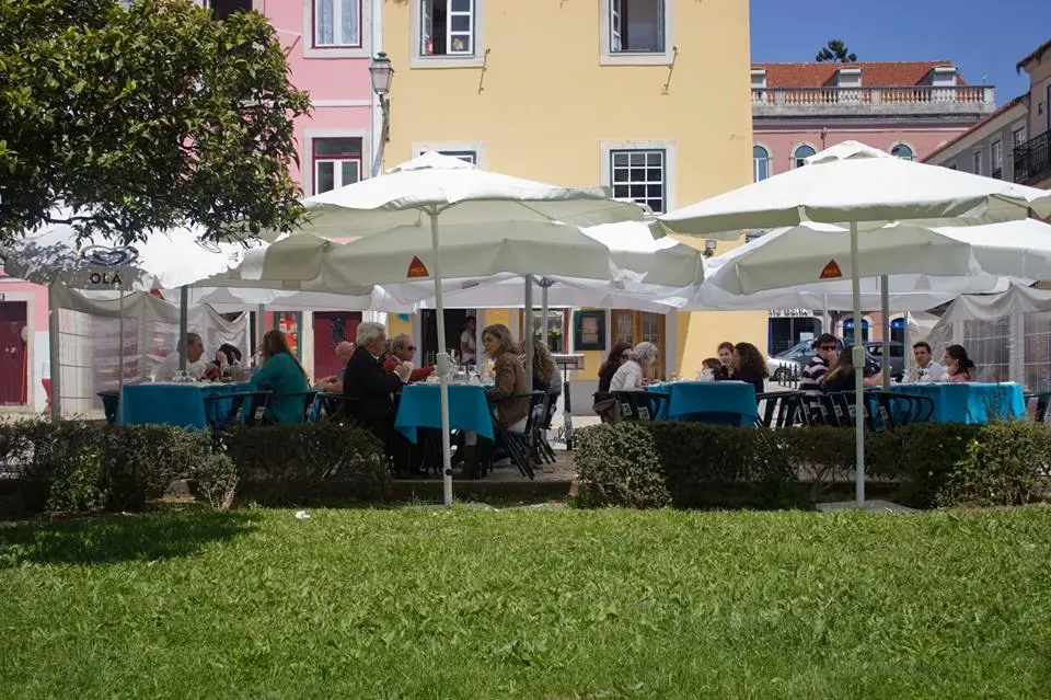 Interior e pratos do O Caniço em Lisboa, Almada (6)