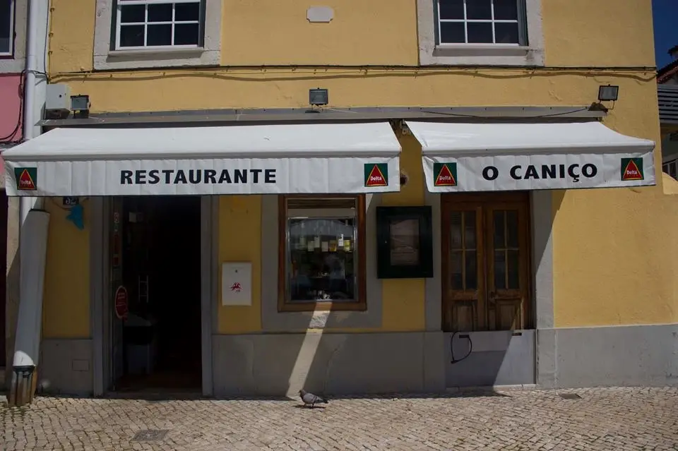 Interior e pratos do O Caniço em Lisboa, Almada (5)