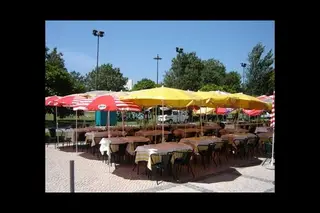 Interior e pratos do Cais de Belém em Lisboa, Almada (3)