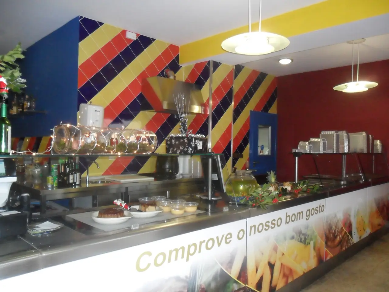 Interior e pratos do Universal em Gondomar, Gondomar (2)