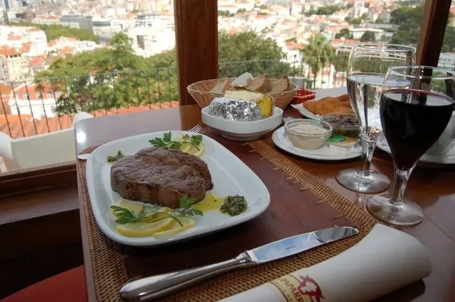 Interior e pratos do La Paparrucha em Lisboa, Lisboa (4)