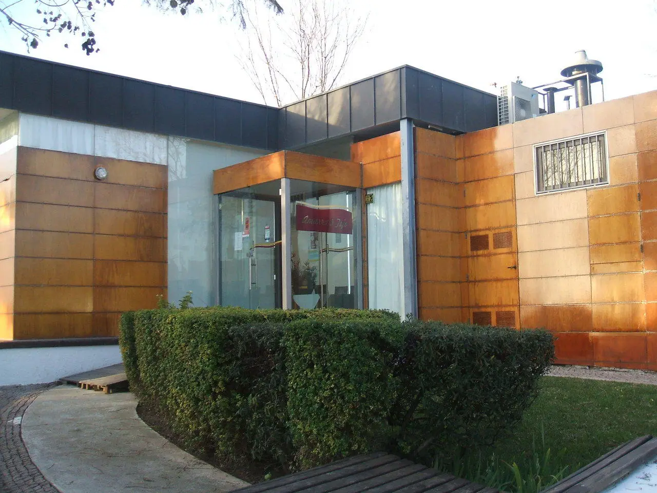 Interior e pratos do Amarra Ò Tejo em Almada, Lisboa (2)