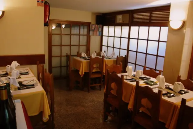 Interior e pratos do O Tachinho em Lisboa, Lisboa (5)