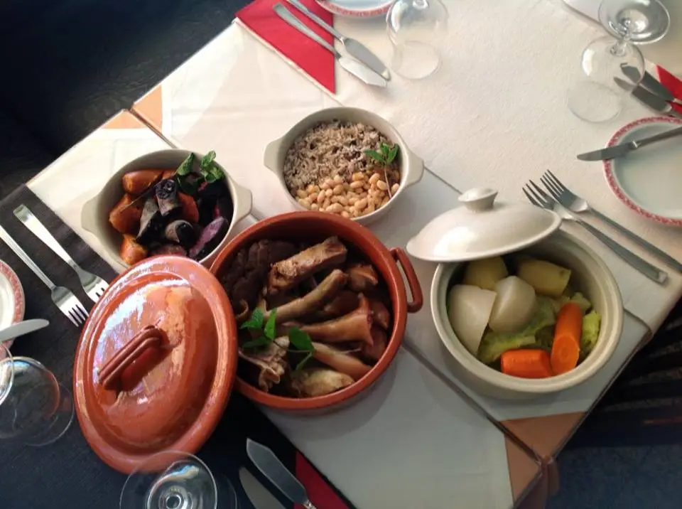 Interior e pratos do O Tachinho em Lisboa, Lisboa (12)