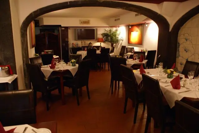 Interior e pratos do O Corisco em Ponta Delgada, ( S. Miguel) Ponta Delgada (10)