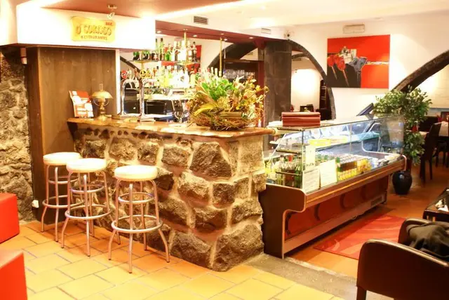 Interior e pratos do O Corisco em Ponta Delgada, ( S. Miguel) Ponta Delgada (7)