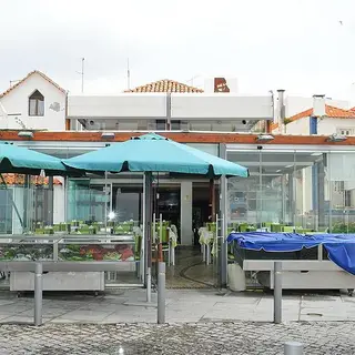Interior e pratos do O Velho e o Mar em Sesimbra, Sesimbra (2)