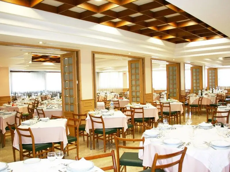 Interior e pratos do Hotel Pax em Fátima, Abrantes (2)