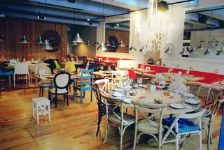 Interior e pratos do Taberna Moderna em Lisboa, Lisboa (4)