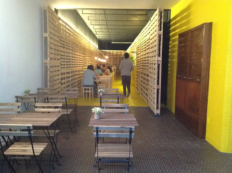 Interior e pratos do Baixa Burguer em Porto, Porto (3)